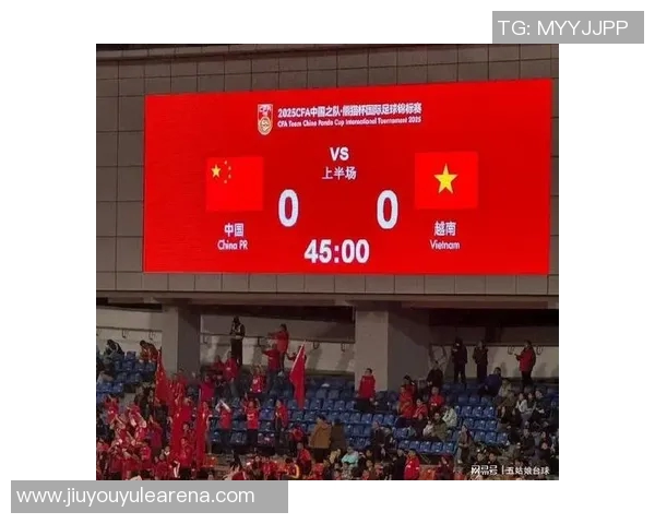 拜合拉木错失单刀良机对方门将神勇扑救令人叹息 拜合拉木错失单刀良机对方门将神勇扑救令人叹息